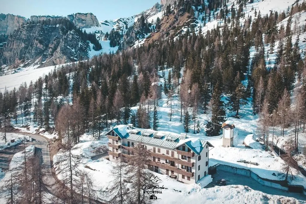 Una Perla A Cortina Cortina d'Ampezzo 0*,  Italy